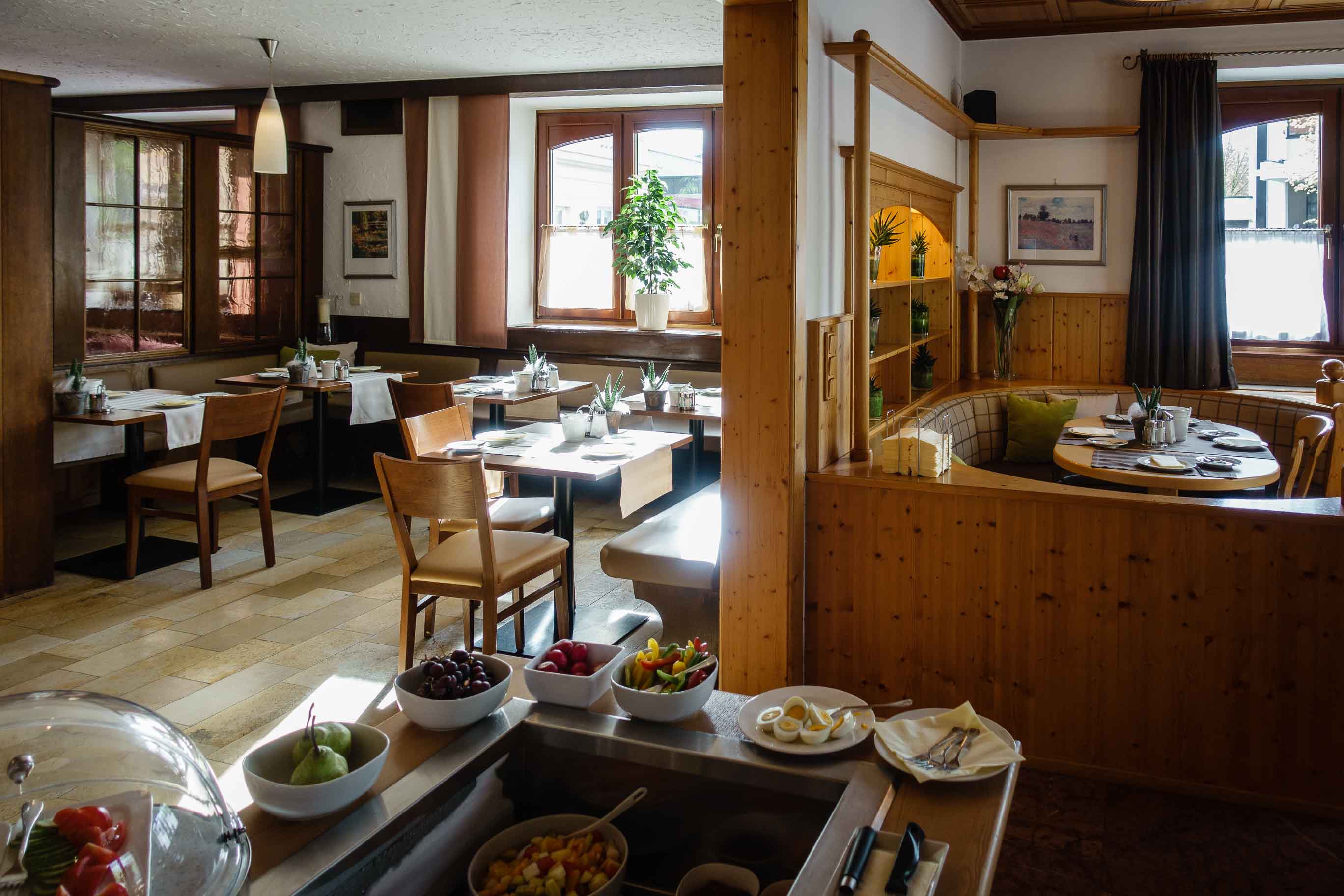 Hotel Almtalerhof Fruehstueck 0590